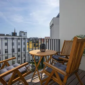 Bright Stylish With A Balcony In A Location Appartamento